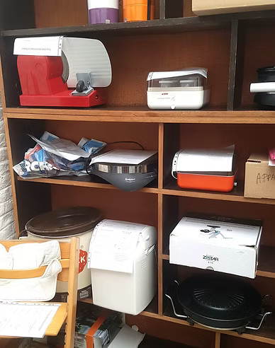 photo de l'armoire de la brolotheque